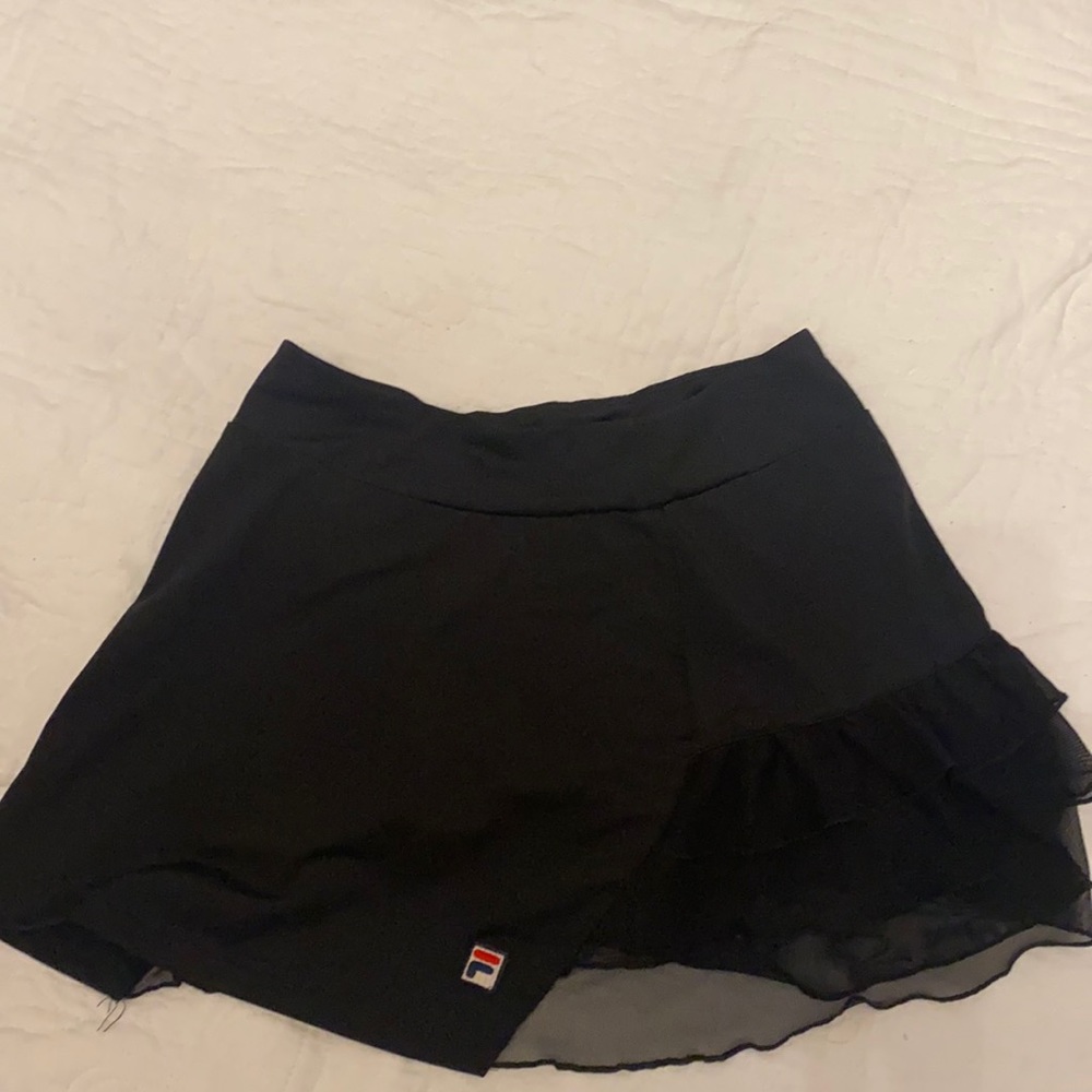 File black athletic skirt